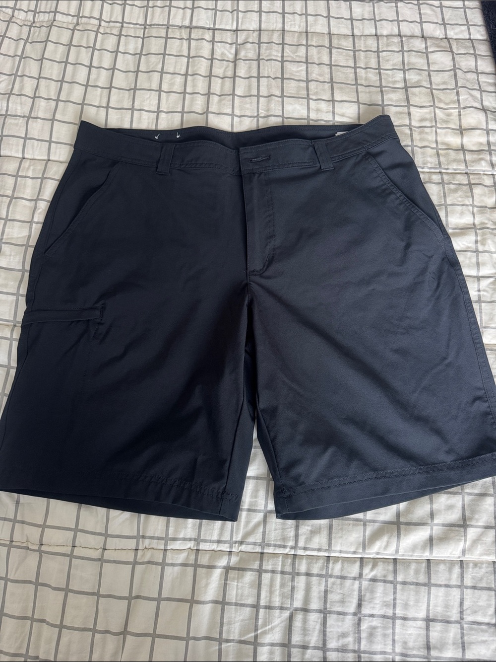 Columbia Men's Black Cargo Shorts